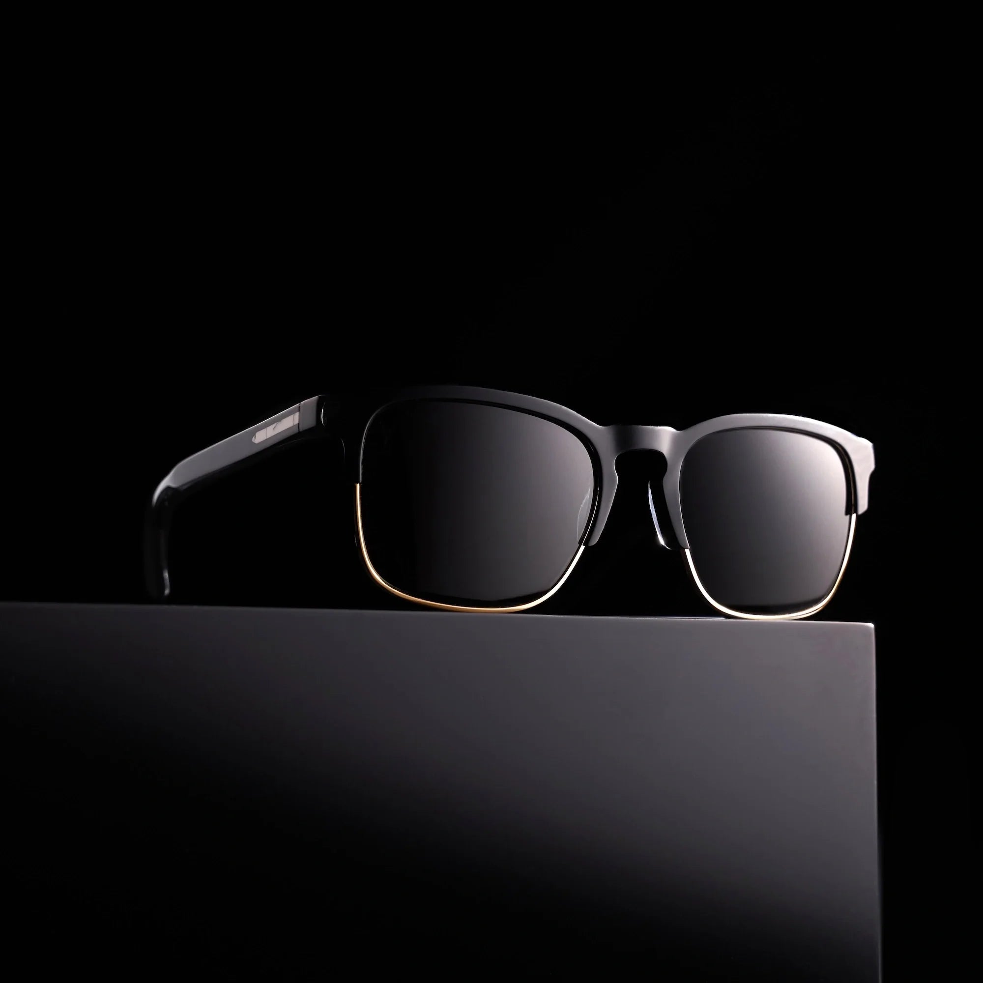The Villa - Jet Black Gold