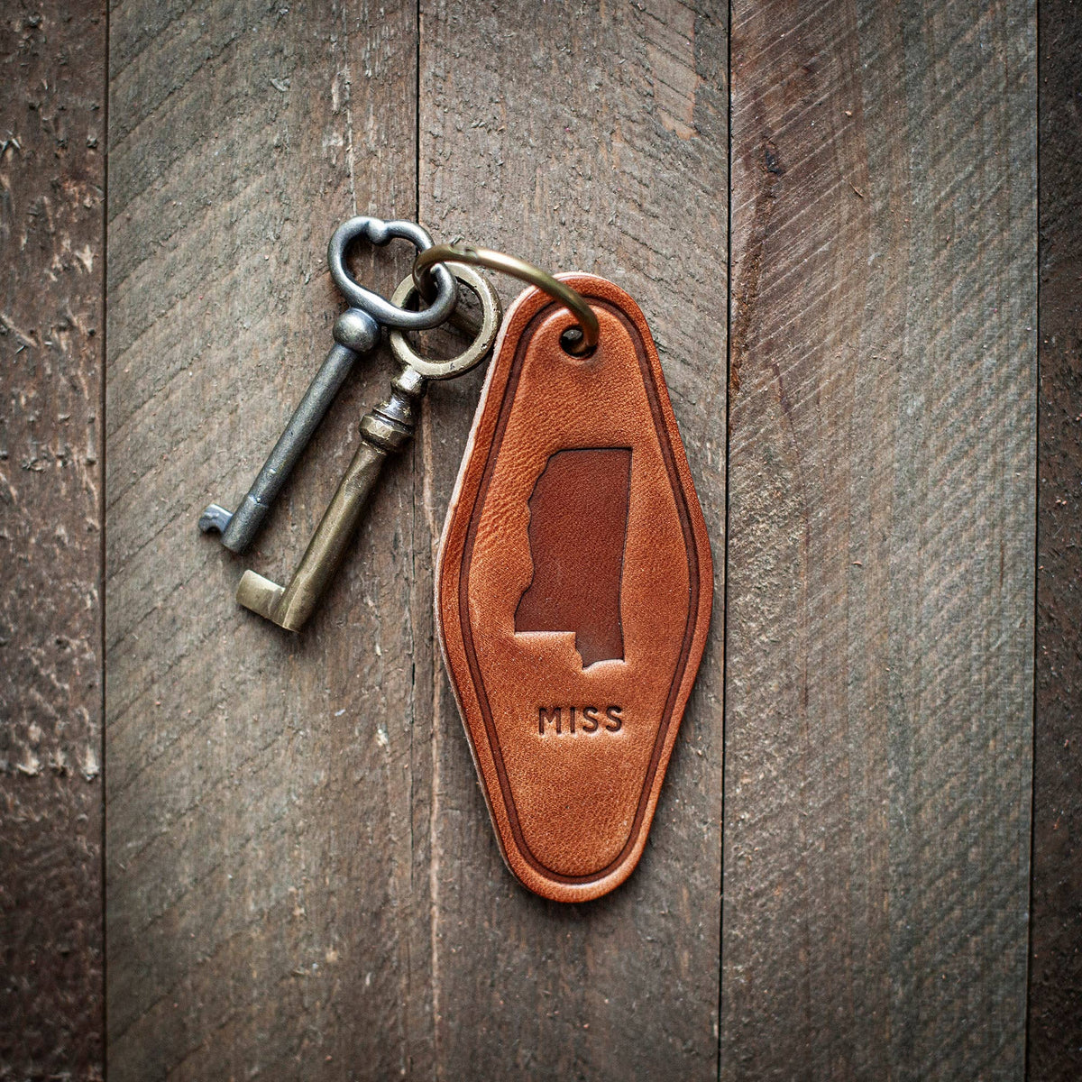 Mississippi State Silhouette Leather Keychain Motel Style