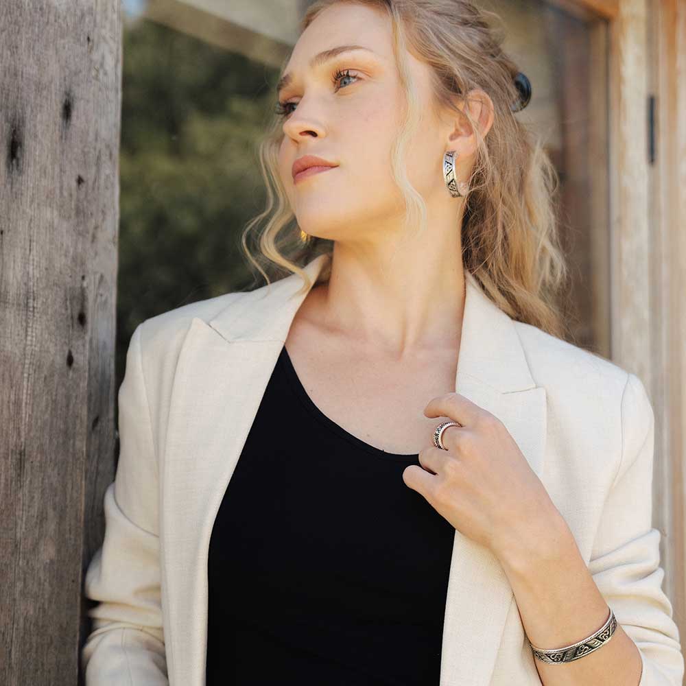Interlaced Noir Filigree Hoop Earrings ER-6640