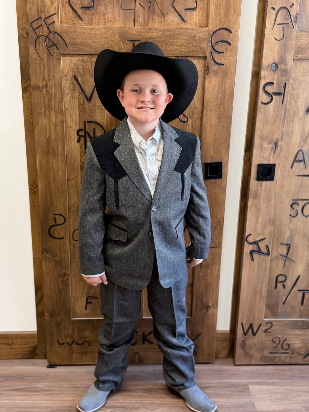 Kids' Boise Suit