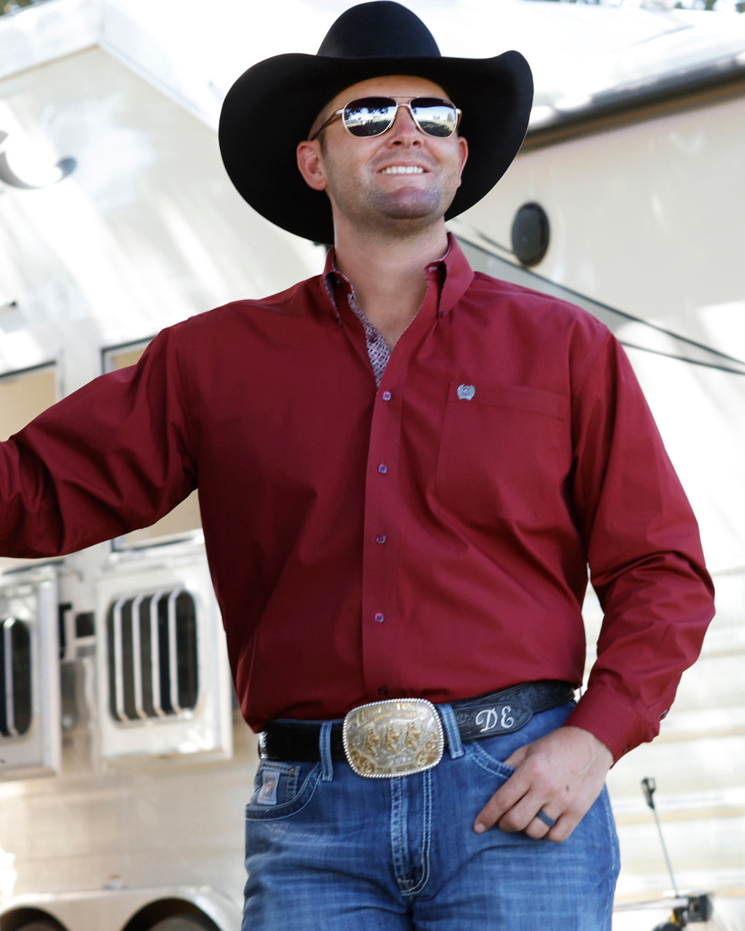 Men's Solid Classic Fit Long Sleeve Button Down Shirt