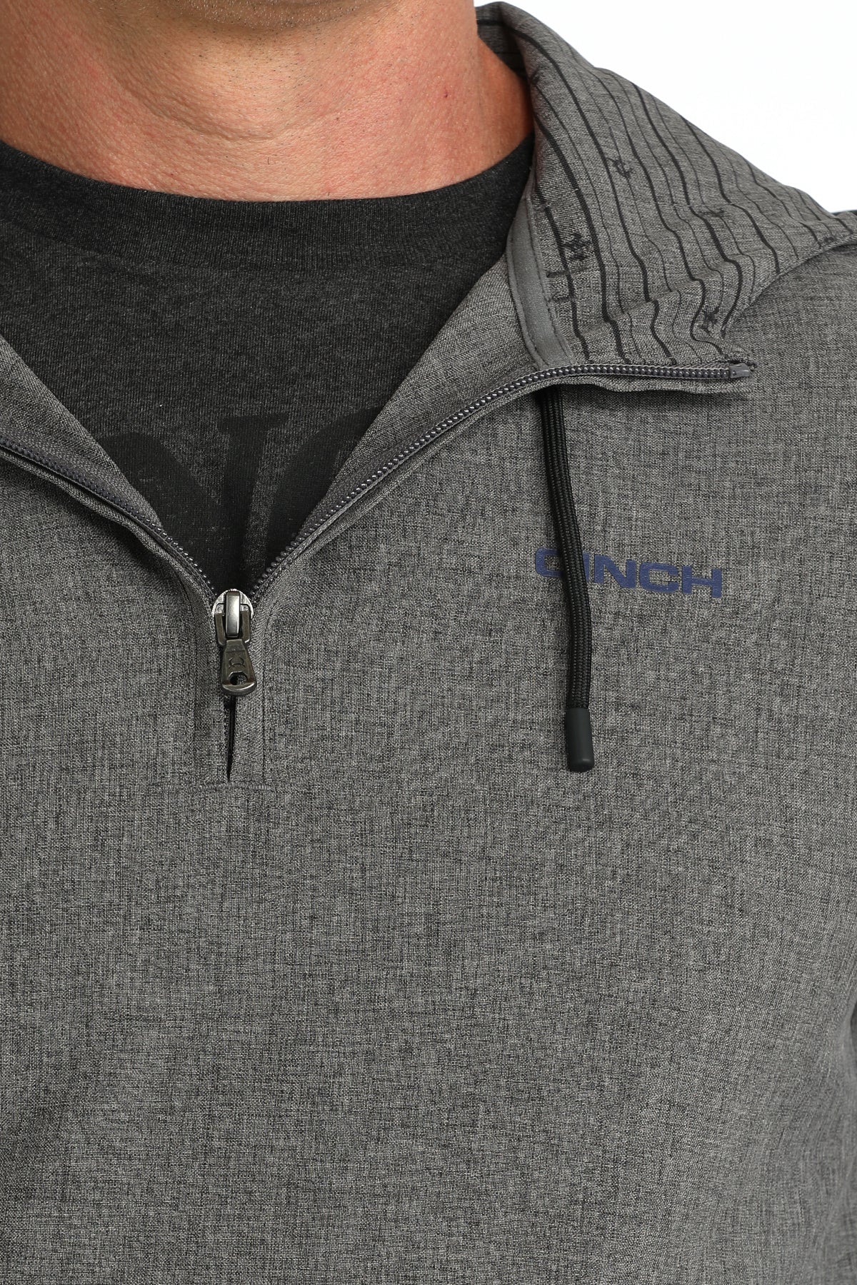 CINCH HOODED 1/4 ZIP