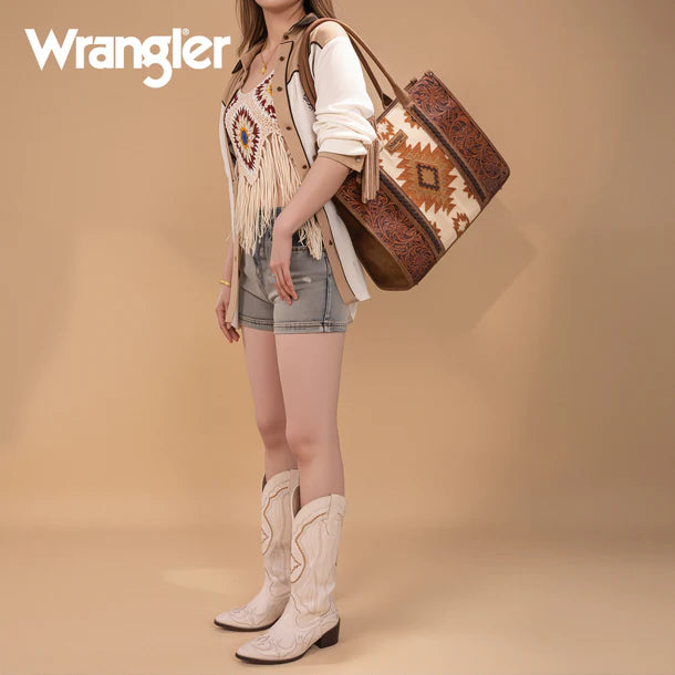 WG226G-8119 Wrangler Vintage Tooled Aztec Pattern Print Concealed Carry Large Tote - Brown
