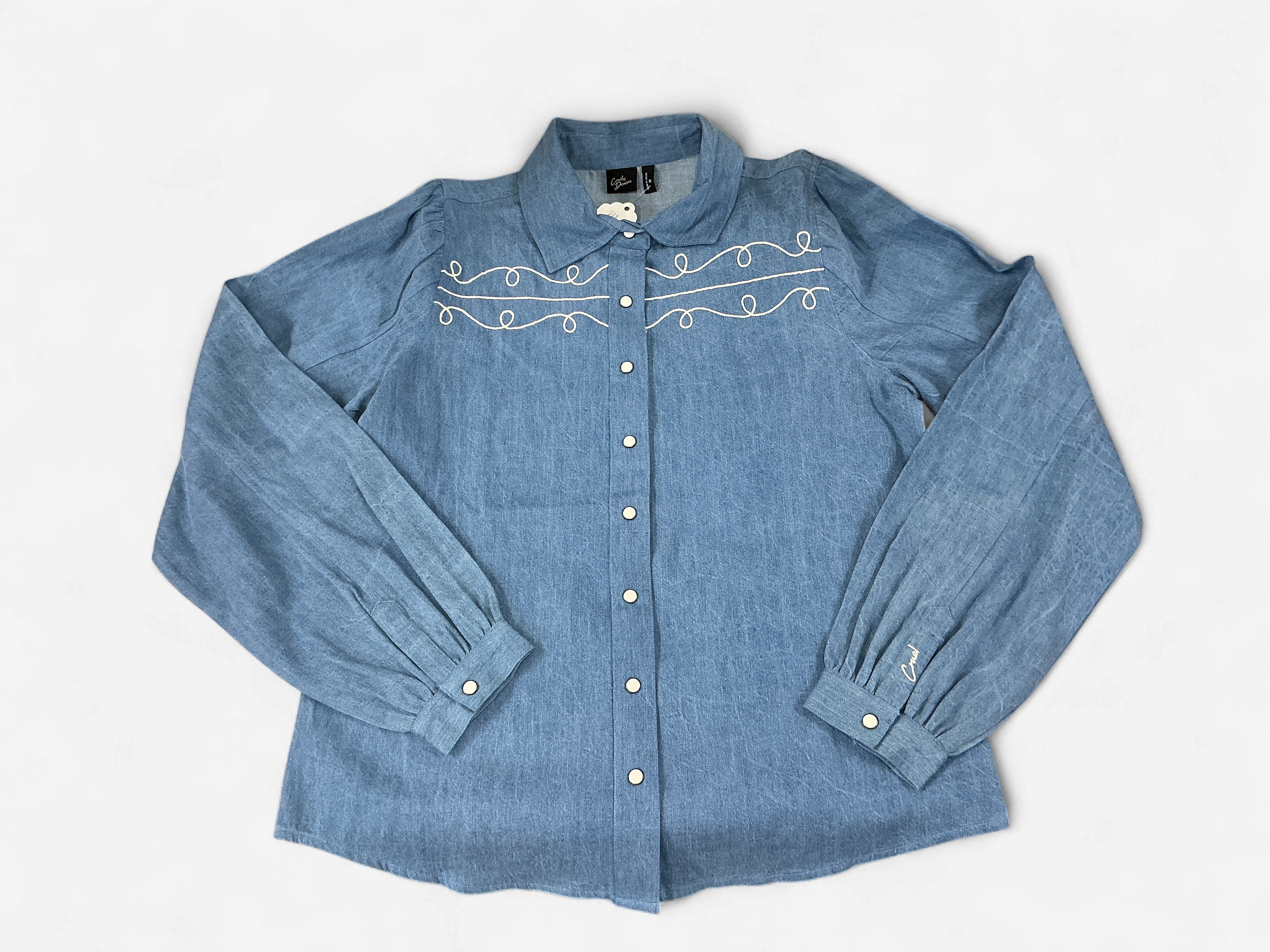 GIRLFRIEND FIT CHAMBRAY