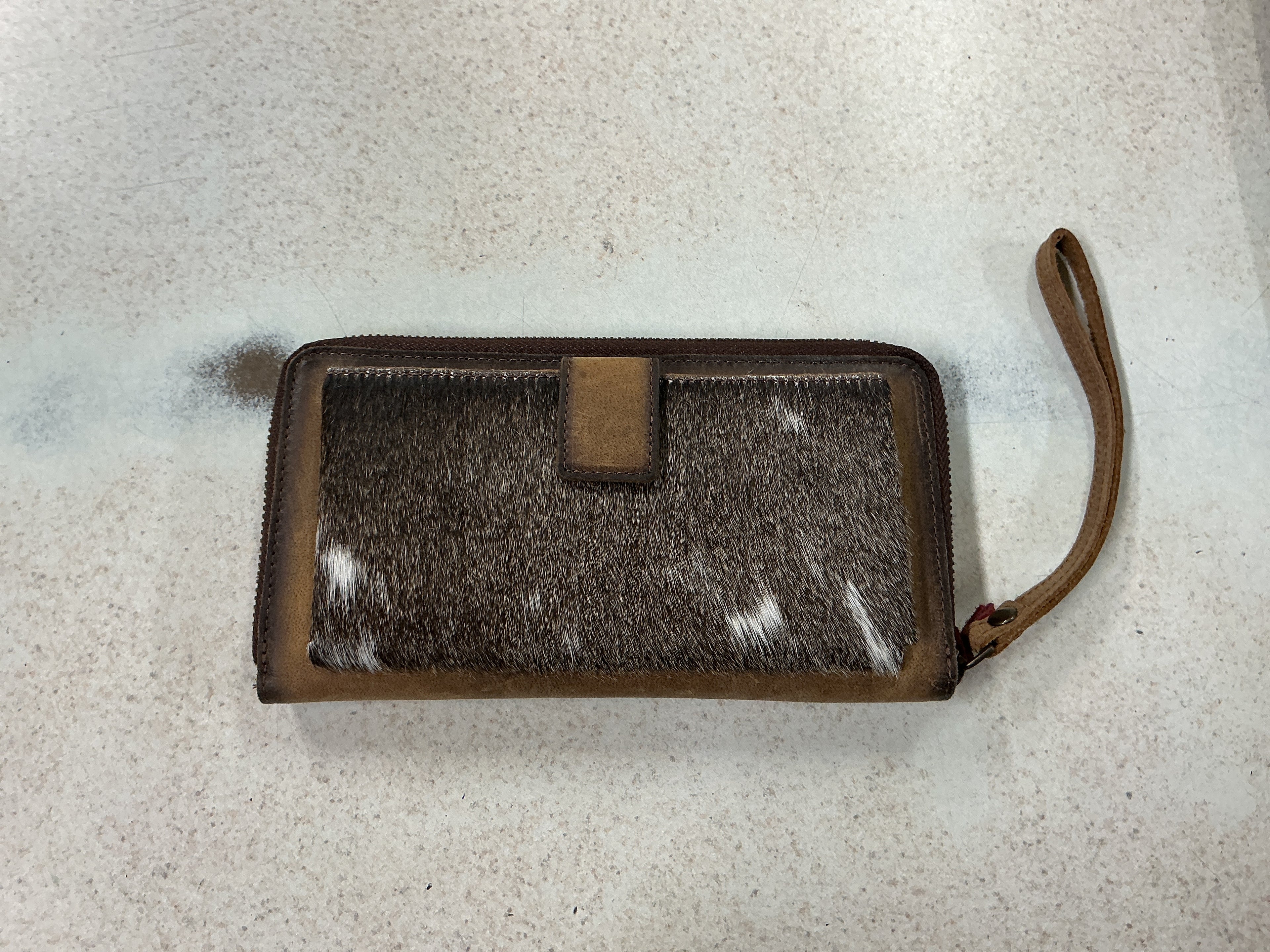 Cowhide wallet with Zip
